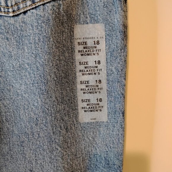 Levi's Women's Blue Denim 550 Relaxed Fit Tapered Leg Jeans Size 18 Medium - Picture 3 of 6